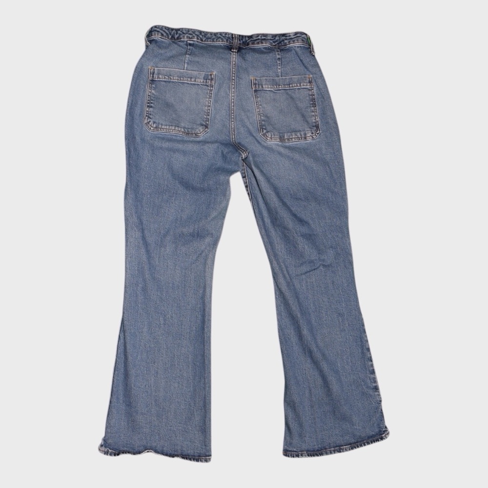 Universal Thread High Rise Flare Jeans with Front Patch Pockets - Picture 2 of 5